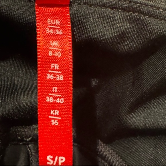 Spanx Faux Leather Camo Leggings Matte Black Womens Size S Cropped - Picture 6 of 12